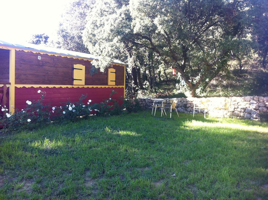 Вилла Domaine Les Perpetus La Tour-d'Aigues Номер фото
