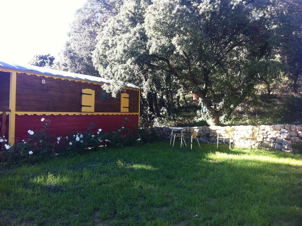 Вилла Domaine Les Perpetus La Tour-d'Aigues Экстерьер фото